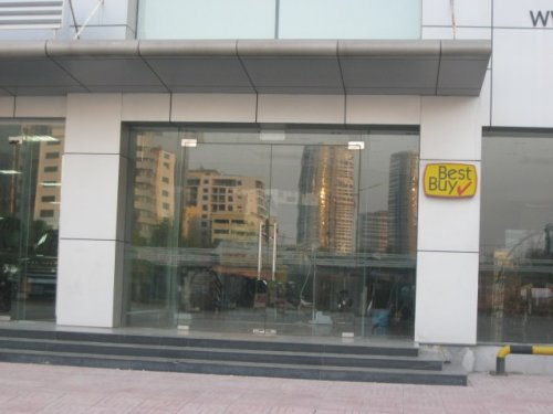cua kinh chiu luc nhom kinh.jpg