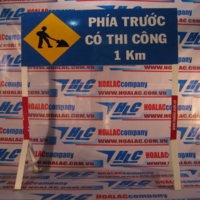 Phía trước có thi công 1 Km