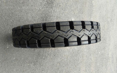 Lốp xe nâng Trelleborg 825-15